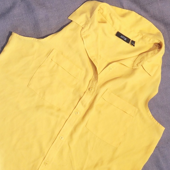 Apt 9 Yellow Sleeveless Button-Front Top - Large - Picture 3 of 3
